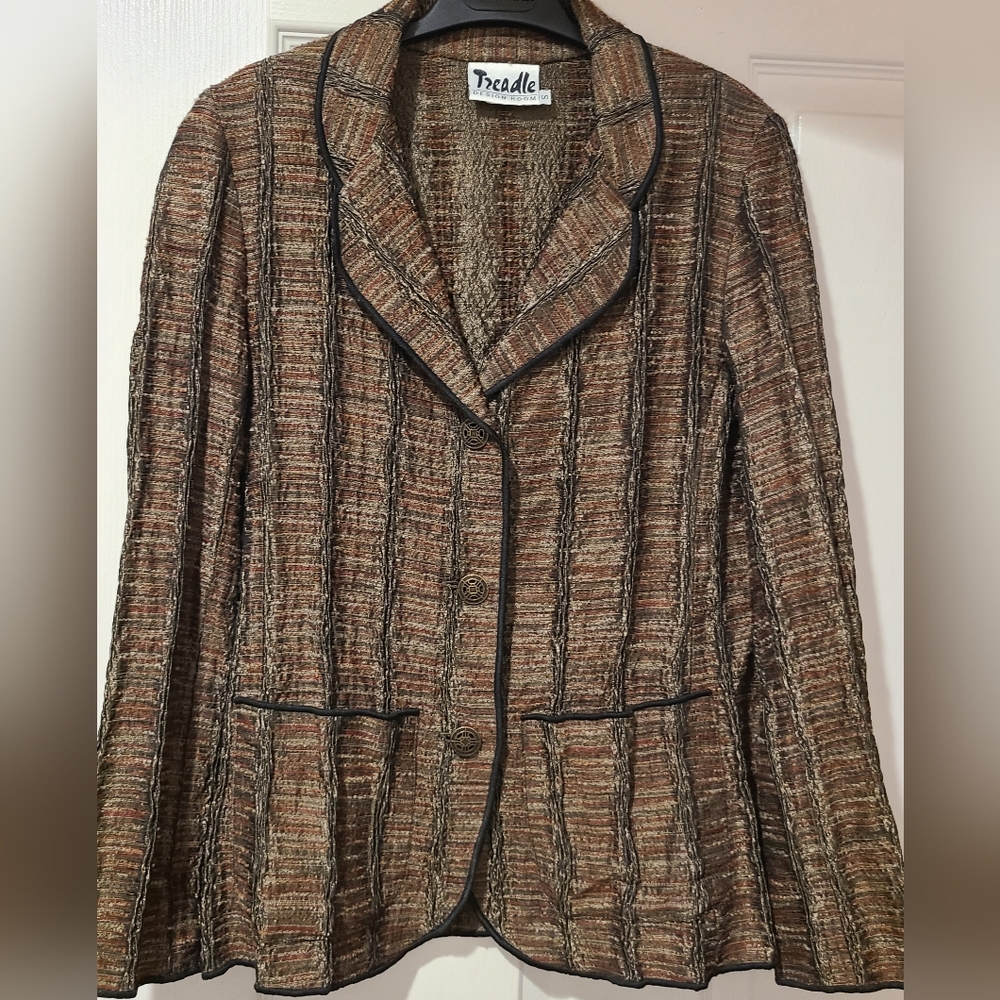 Treadle Studio Rooms Patchwork Ruffle Bradd Botto… - image 1